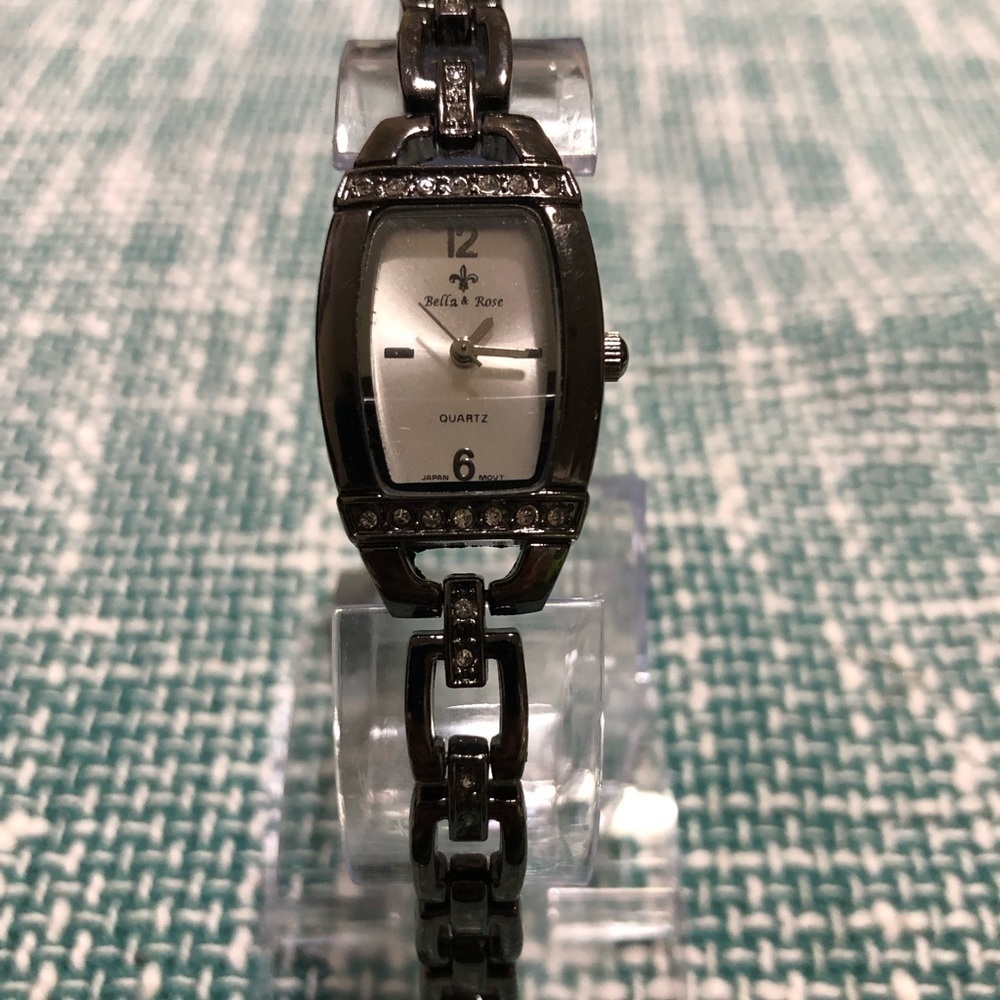 Bella and Rose Women’s watch New Battery Beautiful Watch